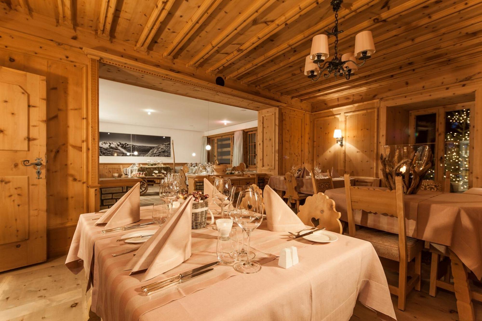 Relais & Chateaux In Lain Hotel Cadonau Brail Esterno foto