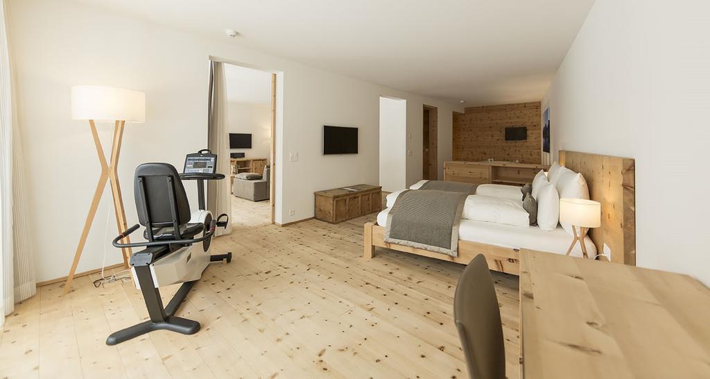 Relais & Chateaux In Lain Hotel Cadonau Brail Esterno foto