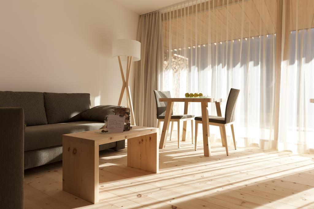 Relais & Chateaux In Lain Hotel Cadonau Brail Esterno foto